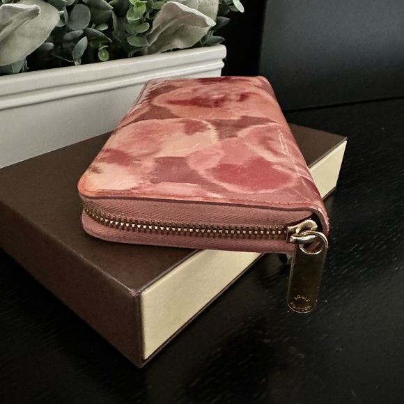 Louis Vuitton Monogram Vernis Ikat Pink Flower Zippy Wallet EXCELLENT Condition - Picture 4 of 11